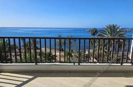 Front-line Apartment For Sale in Guayero, Los Cristianos