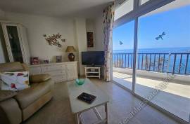 Front-line Apartment For Sale in Guayero, Los Cristianos