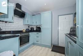 2 bedroom, Terraced House for sale