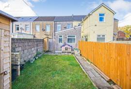 2 bedroom, Terraced House for sale