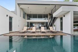 Villa Gaia: Gorgeous Modern Designed Ocean View Home - With Amazing Rental Income