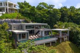 Villa Gaia: Gorgeous Modern Designed Ocean View Home - With Amazing Rental Income