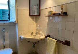 4 bedroom villa with Attached Restaurant