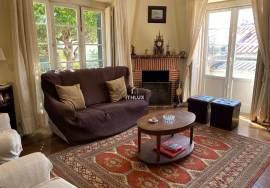 4 bedroom villa with Attached Restaurant
