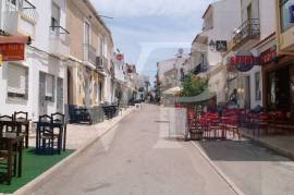 Comercial property located in the center of Alvor