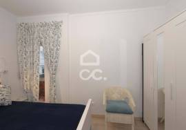 2 bedroom apartment in Armação de Pêra, renovated and with parking space