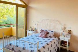 Amazing 5 Bedroom Villa in Large Plot - Souni, Limassol.