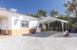 Country house situated between Sedella and Salares in the heart of the Axarquía.