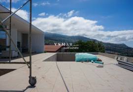 Luxurious Contemporary T4 Villa in Estreito da Calheta