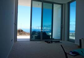 Luxurious Contemporary T4 Villa in Estreito da Calheta