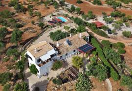 Beautiful farmhouse in Estoi with guest annex, pool, garage & sea view