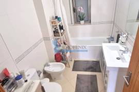 T+1 apartment for sale with an excellent terrace in a condominium with swimming pool and garage