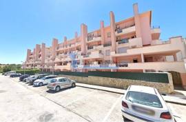 T+1 apartment for sale with an excellent terrace in a condominium with swimming pool and garage