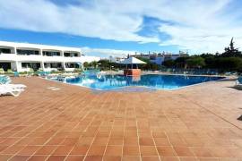 1 bedroom apartment with garage and swimming pool located in Alporchinhos/Porches for sale