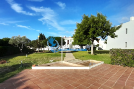 1 bedroom apartment with garage and swimming pool located in Alporchinhos/Porches for sale