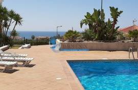 1 bedroom apartment with garage and swimming pool located in Alporchinhos/Porches for sale