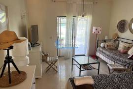 1 bedroom apartment with garage and swimming pool located in Alporchinhos/Porches for sale