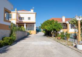 Invest in a fully functioning property in Central Portugal