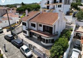 Charming villa located in Alenquer