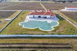 35-hectare estate with AgroTourism in Redondo