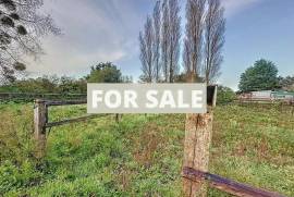 Barns and Land For Sale, Ideal for Horses