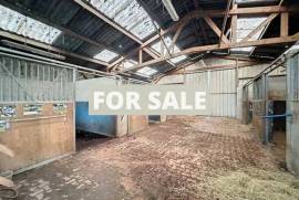 Barns and Land For Sale, Ideal for Horses