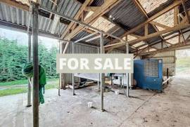 Barns and Land For Sale, Ideal for Horses