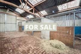 Barns and Land For Sale, Ideal for Horses