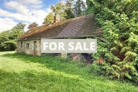 Detached Country House with Outbuilding