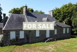 Detached Country House with Outbuilding