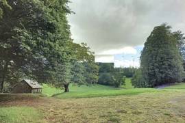 Detached Country House with Outbuilding