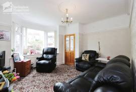 4 bedroom, Semi-detached house for sale