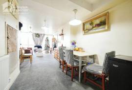 2 bedroom, Maisonette for sale