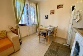 Large ground floor studio, 45 sq.m., in ...