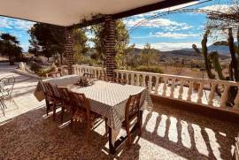 Traditional country house with swimming pool in Hondon de las Nieves