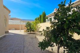 Immaculate Detached Villa In Lo Pepin