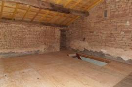 €39000 - Attractive Stone Cottage To Renovate