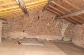 €39000 - Attractive Stone Cottage To Renovate