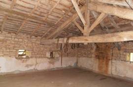 €39000 - Attractive Stone Cottage To Renovate