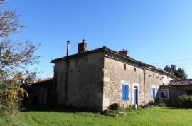 €39000 - Attractive Stone Cottage To Renovate