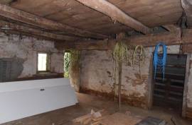 €39000 - Attractive Stone Cottage To Renovate