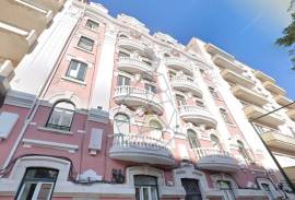 5 bedroom apartment for sale in the center of Lisbon