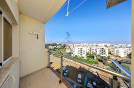 Comfortable and Well Maintained 2 Bedrooms - Ideal for Family - Portimão