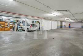 Apartamento T3 em Alfragide com garagem box para 2 carros