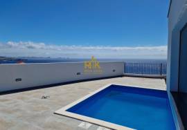 3 bedroom single storey villa with swimming pool and magnificent views