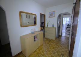 4 bedroom apartment with elevator 5 minutes from Praia da Rocha