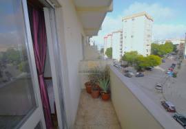 4 bedroom apartment with elevator 5 minutes from Praia da Rocha