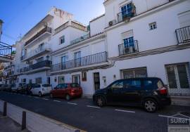 House with 2 commercial units in Nerja, a few minutes from the Balcón de Europa.