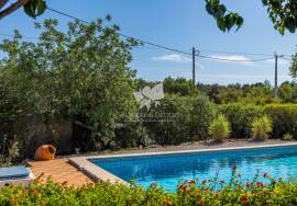 Detached, spacious 3 bedroom villa with pool, garage & gardens near Fuseta, East Algarve