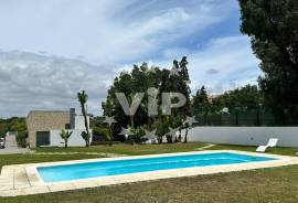 OLHOS DE AGUA - THREE BEDROOM VILLA - POOL AND GARDEN